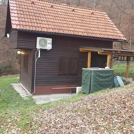 Brunarica Arko Jaktstuga *